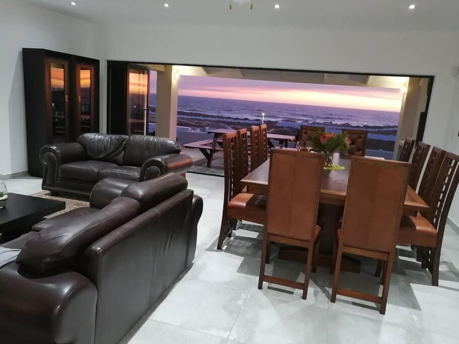 Pearl Haven, Coastal Comfort Just Steps From The Shore! Holiday home Yzerfontein