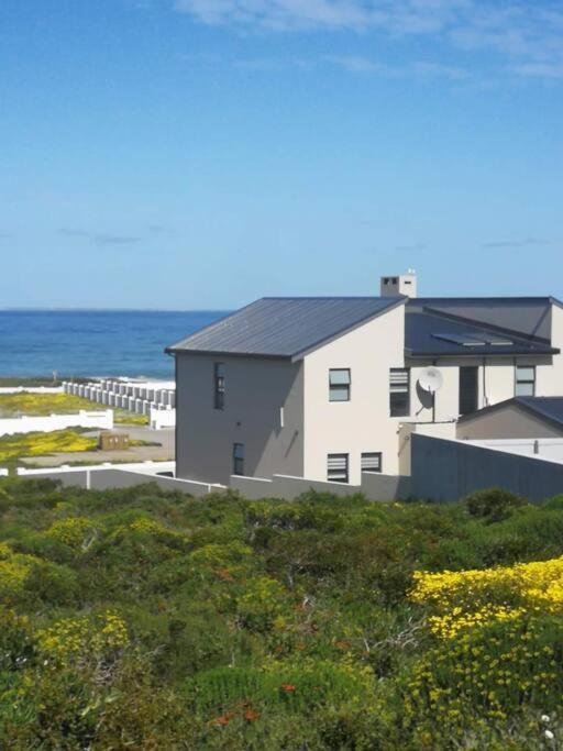 Pearl Haven, Coastal Comfort Just Steps From The Shore!
